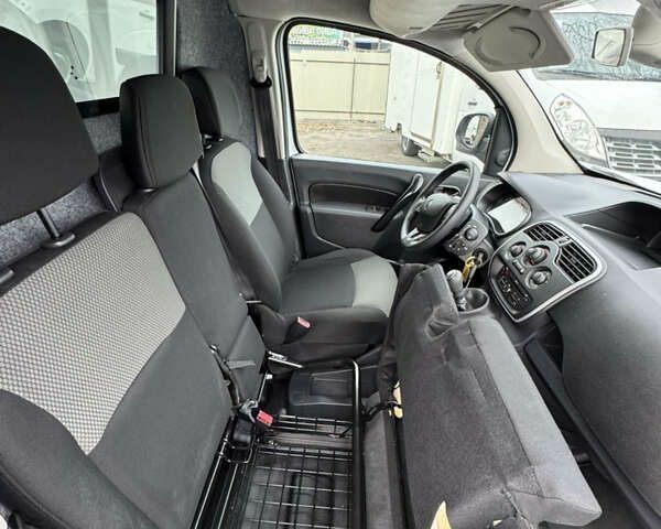 Рено Кенгу, объемом двигателя 4.25 л и пробегом 180 тыс. км за 12500 $, фото 12 на Automoto.ua