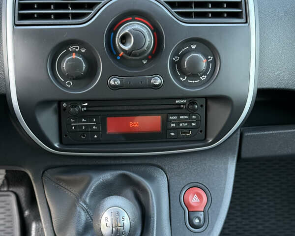 Рено Кєнгу, об'ємом двигуна 1.5 л та пробігом 220 тис. км за 9500 $, фото 40 на Automoto.ua