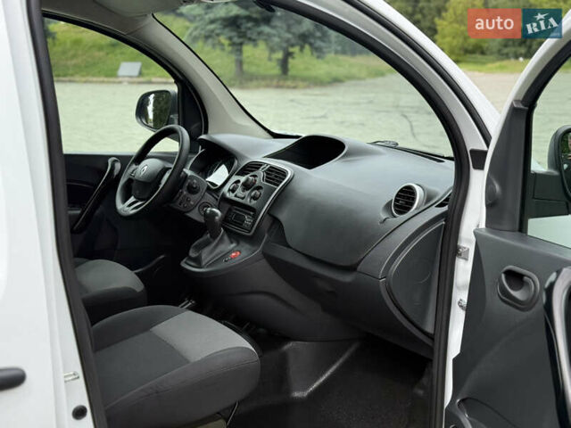 Рено Кенгу, объемом двигателя 0 л и пробегом 76 тыс. км за 11300 $, фото 25 на Automoto.ua