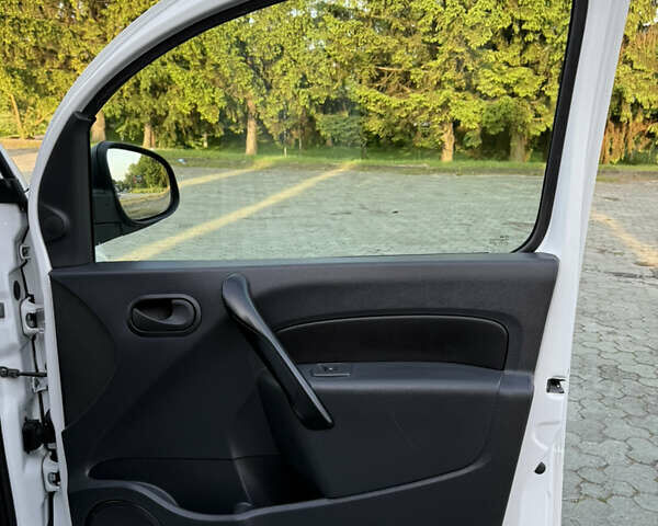 Рено Кєнгу, об'ємом двигуна 1.5 л та пробігом 220 тис. км за 9500 $, фото 53 на Automoto.ua