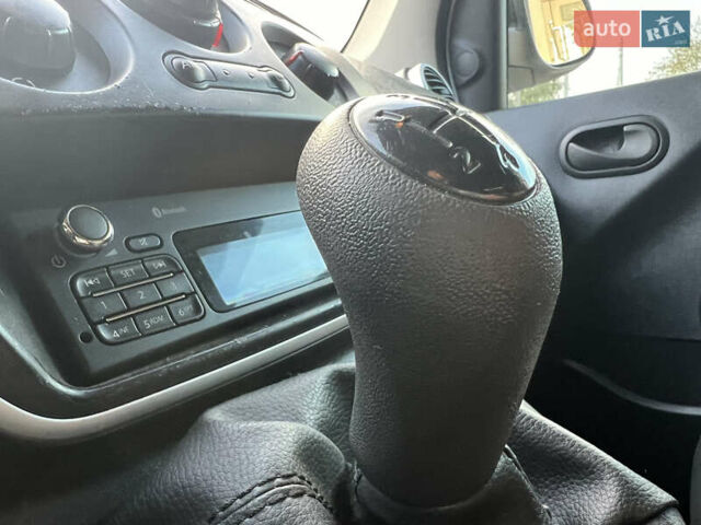 Рено Кенгу, объемом двигателя 1.46 л и пробегом 188 тыс. км за 8999 $, фото 17 на Automoto.ua