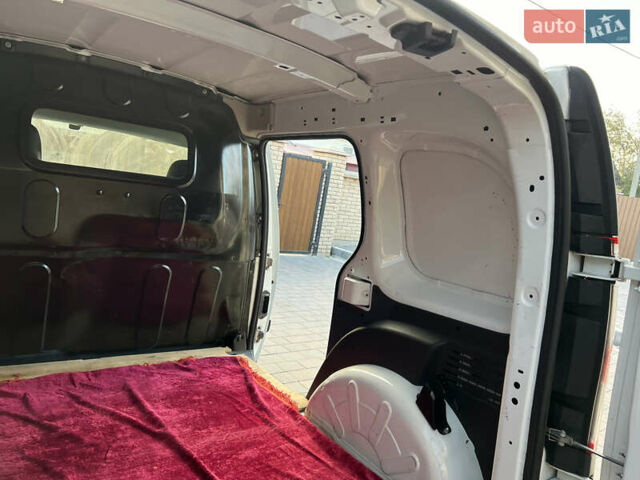 Рено Кенгу, объемом двигателя 1.46 л и пробегом 188 тыс. км за 8999 $, фото 24 на Automoto.ua