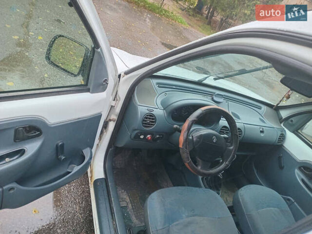 Рено Кенгу 2000 в Гайсине на Automoto.ua Рено Кенгу, объемом двигателя 1.9 л и пробегом 240 тыс. км за 2650 $, фото 3 на Automoto.ua