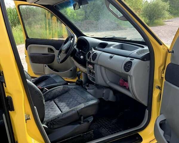 Рено Кенгу, объемом двигателя 1.5 л и пробегом 256 тыс. км за 3900 $, фото 6 на Automoto.ua