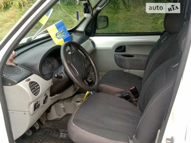 Рено Кенгу, объемом двигателя 1.4 л и пробегом 280 тыс. км за 5500 $, фото 7 на Automoto.ua