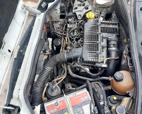Рено Кенгу, объемом двигателя 1.5 л и пробегом 207 тыс. км за 3700 $, фото 6 на Automoto.ua
