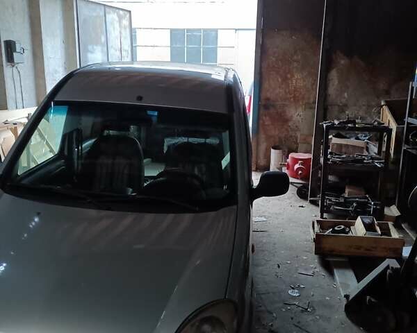 Рено Кенгу, объемом двигателя 1.5 л и пробегом 450 тыс. км за 2600 $, фото 1 на Automoto.ua