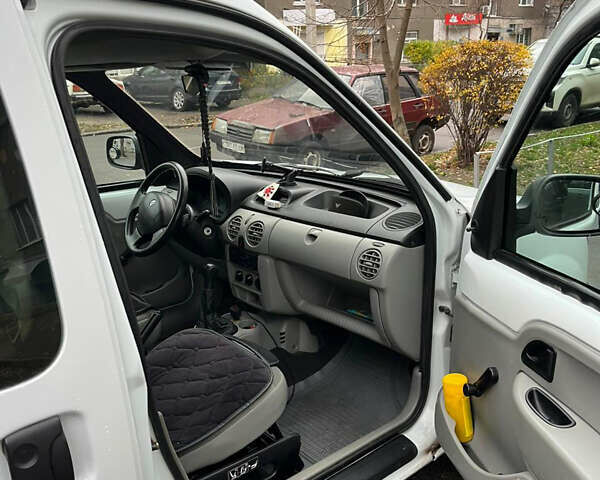 Рено Кенгу, объемом двигателя 1.5 л и пробегом 290 тыс. км за 4500 $, фото 7 на Automoto.ua