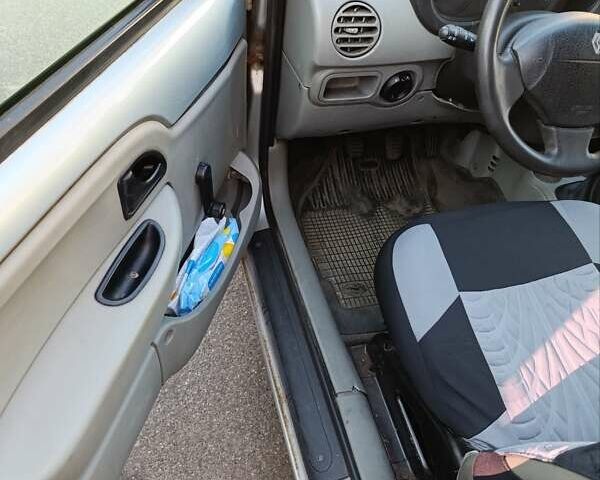 Рено Кенгу, объемом двигателя 1.4 л и пробегом 455 тыс. км за 3200 $, фото 3 на Automoto.ua