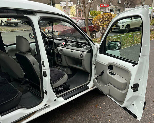 Рено Кенгу, объемом двигателя 1.5 л и пробегом 290 тыс. км за 4500 $, фото 9 на Automoto.ua