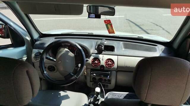 Рено Кенгу, объемом двигателя 1.6 л и пробегом 245 тыс. км за 5200 $, фото 5 на Automoto.ua