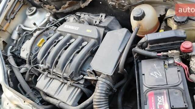 Рено Кенгу, объемом двигателя 1.6 л и пробегом 245 тыс. км за 5200 $, фото 8 на Automoto.ua