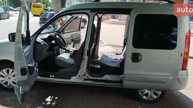 Рено Кенгу, объемом двигателя 1.6 л и пробегом 245 тыс. км за 5200 $, фото 7 на Automoto.ua