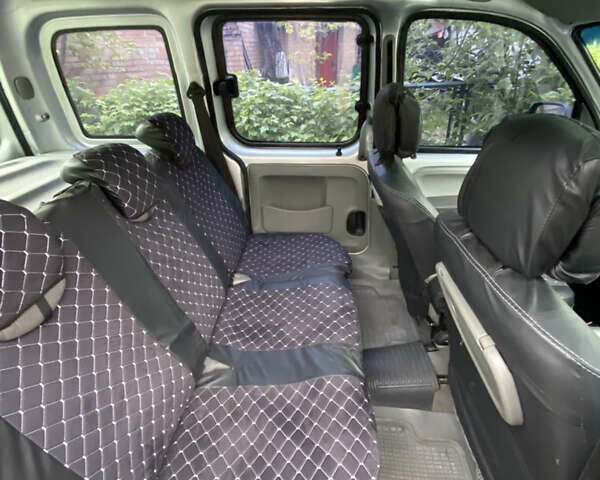 Рено Кенгу, объемом двигателя 1.4 л и пробегом 289 тыс. км за 4400 $, фото 7 на Automoto.ua