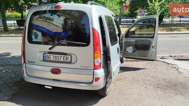 Рено Кенгу, объемом двигателя 1.6 л и пробегом 245 тыс. км за 5200 $, фото 11 на Automoto.ua