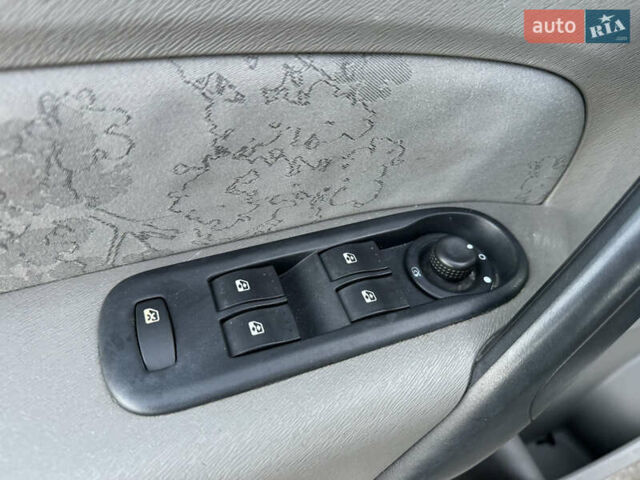 Рено Кенгу, объемом двигателя 1.6 л и пробегом 187 тыс. км за 8200 $, фото 16 на Automoto.ua