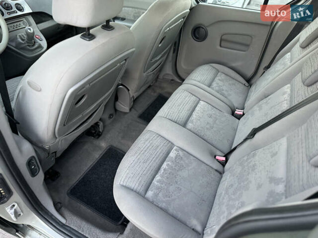 Рено Кенгу, объемом двигателя 1.6 л и пробегом 187 тыс. км за 8200 $, фото 11 на Automoto.ua