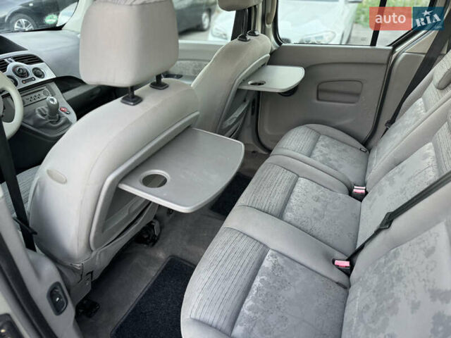 Рено Кенгу, объемом двигателя 1.6 л и пробегом 187 тыс. км за 8200 $, фото 12 на Automoto.ua