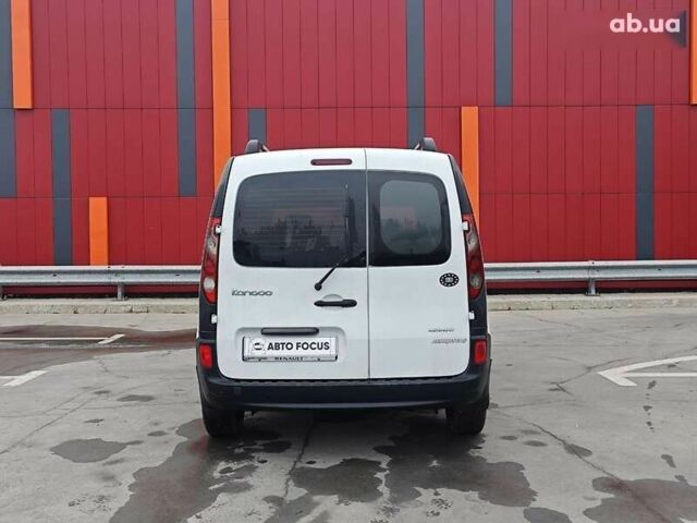 Рено Кенгу, объемом двигателя 1.5 л и пробегом 300 тыс. км за 5990 $, фото 6 на Automoto.ua