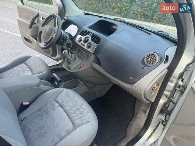 Рено Кенгу, объемом двигателя 1.6 л и пробегом 207 тыс. км за 7700 $, фото 38 на Automoto.ua