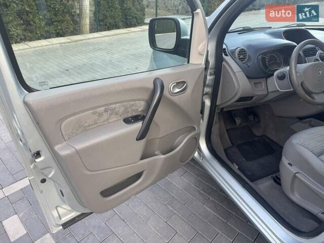 Рено Кенгу, объемом двигателя 1.6 л и пробегом 207 тыс. км за 7700 $, фото 33 на Automoto.ua