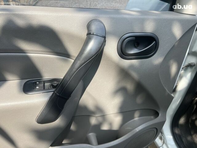 Рено Кенгу, объемом двигателя 0 л и пробегом 255 тыс. км за 5999 $, фото 9 на Automoto.ua