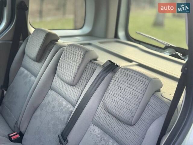 Рено Кенгу, объемом двигателя 1.6 л и пробегом 207 тыс. км за 7700 $, фото 27 на Automoto.ua