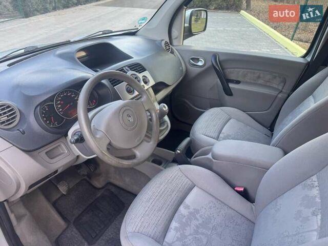 Рено Кенгу, объемом двигателя 1.6 л и пробегом 207 тыс. км за 7700 $, фото 35 на Automoto.ua