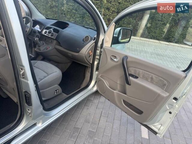 Рено Кенгу, объемом двигателя 1.6 л и пробегом 207 тыс. км за 7700 $, фото 43 на Automoto.ua