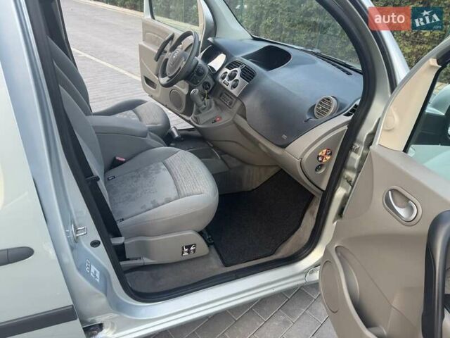 Рено Кенгу, объемом двигателя 1.6 л и пробегом 207 тыс. км за 7700 $, фото 36 на Automoto.ua