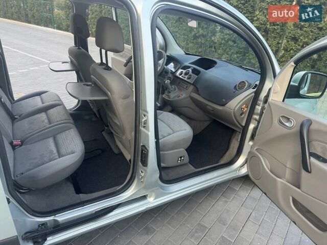 Рено Кенгу, объемом двигателя 1.6 л и пробегом 207 тыс. км за 7700 $, фото 42 на Automoto.ua