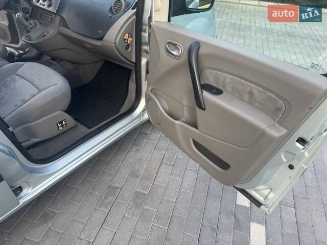 Рено Кенгу, объемом двигателя 1.6 л и пробегом 207 тыс. км за 7700 $, фото 39 на Automoto.ua