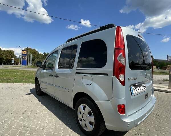 Рено Кенгу, объемом двигателя 1.6 л и пробегом 221 тыс. км за 7500 $, фото 22 на Automoto.ua
