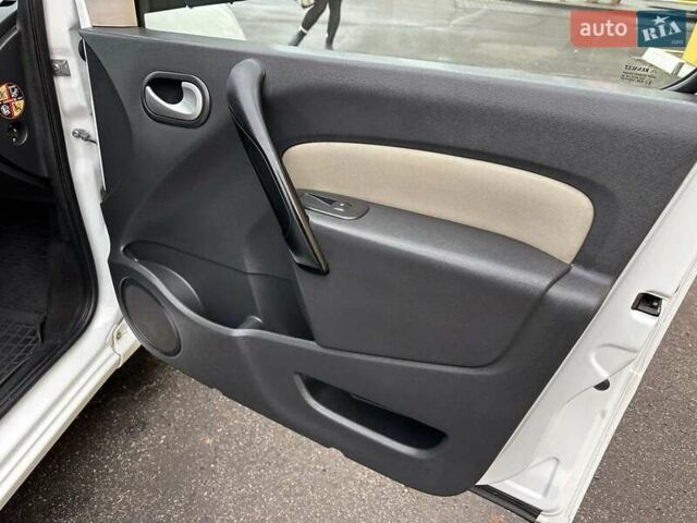 Рено Кенгу, объемом двигателя 1.5 л и пробегом 190 тыс. км за 7500 $, фото 21 на Automoto.ua