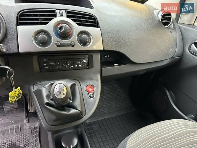 Рено Кенгу, объемом двигателя 1.5 л и пробегом 190 тыс. км за 7500 $, фото 5 на Automoto.ua