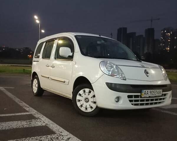 Рено Кенгу, объемом двигателя 1.6 л и пробегом 161 тыс. км за 8199 $, фото 4 на Automoto.ua