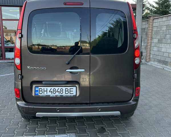 Рено Кенгу, объемом двигателя 1.5 л и пробегом 240 тыс. км за 10200 $, фото 5 на Automoto.ua