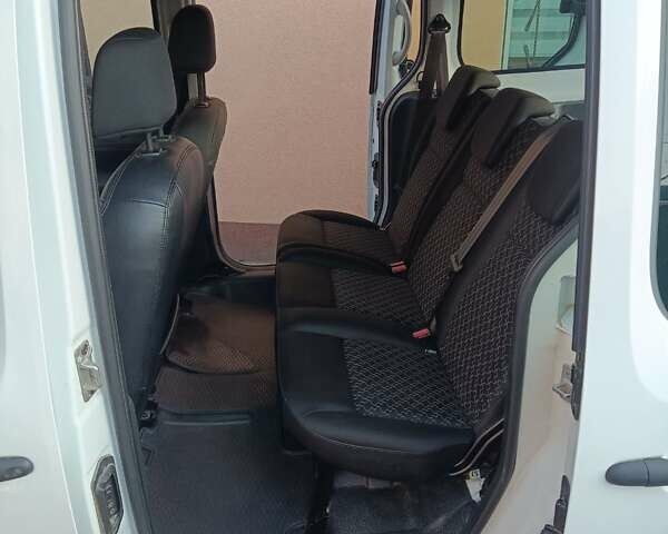 Рено Кенгу, объемом двигателя 0 л и пробегом 120 тыс. км за 7500 $, фото 4 на Automoto.ua