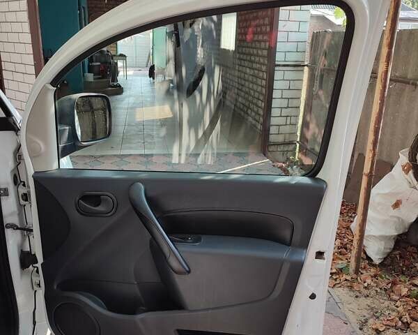 Рено Кєнгу, об'ємом двигуна 0 л та пробігом 77 тис. км за 7000 $, фото 7 на Automoto.ua