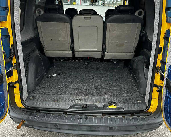 Рено Кенгу, объемом двигателя 0 л и пробегом 152 тыс. км за 9000 $, фото 9 на Automoto.ua