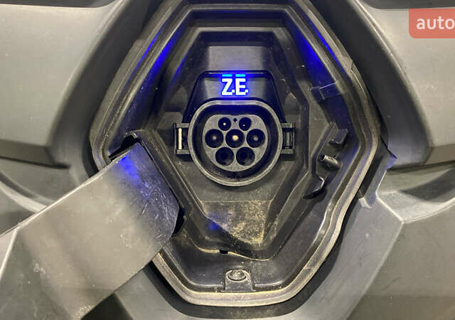 Рено Кенгу, объемом двигателя 0 л и пробегом 49 тыс. км за 9243 $, фото 3 на Automoto.ua