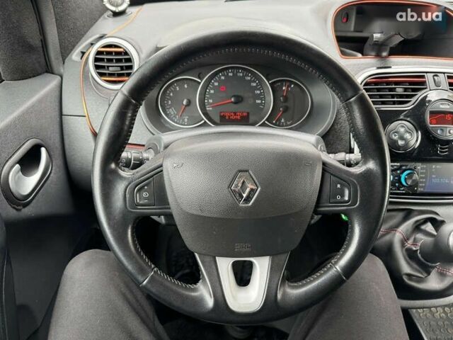 Рено Кенгу, объемом двигателя 1.5 л и пробегом 216 тыс. км за 9190 $, фото 15 на Automoto.ua