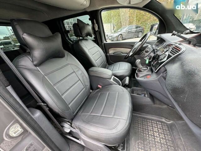 Рено Кенгу, объемом двигателя 1.5 л и пробегом 216 тыс. км за 9190 $, фото 28 на Automoto.ua