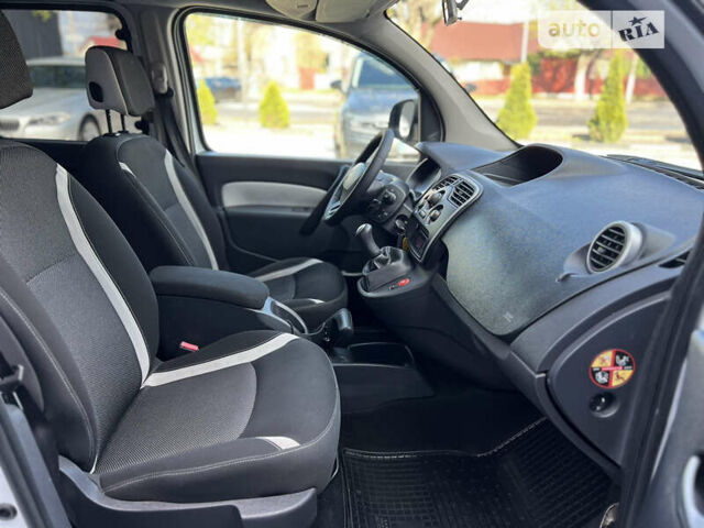 Рено Кенгу, объемом двигателя 1.5 л и пробегом 204 тыс. км за 10100 $, фото 24 на Automoto.ua