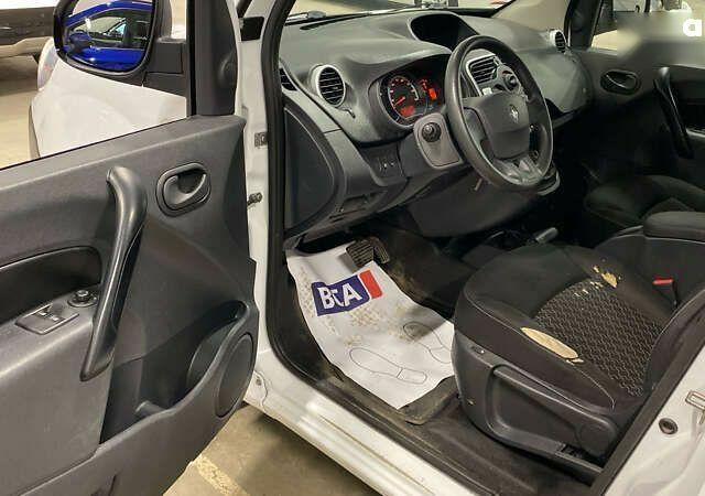 Рено Кенгу, объемом двигателя 0 л и пробегом 49 тыс. км за 8586 $, фото 14 на Automoto.ua