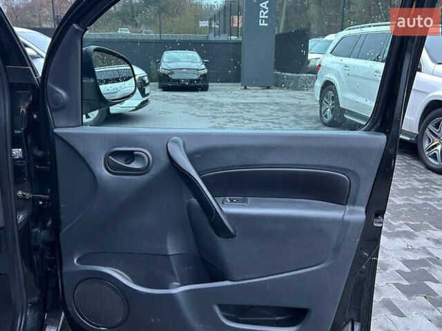 Рено Кенгу, объемом двигателя 1.5 л и пробегом 228 тыс. км за 10500 $, фото 20 на Automoto.ua