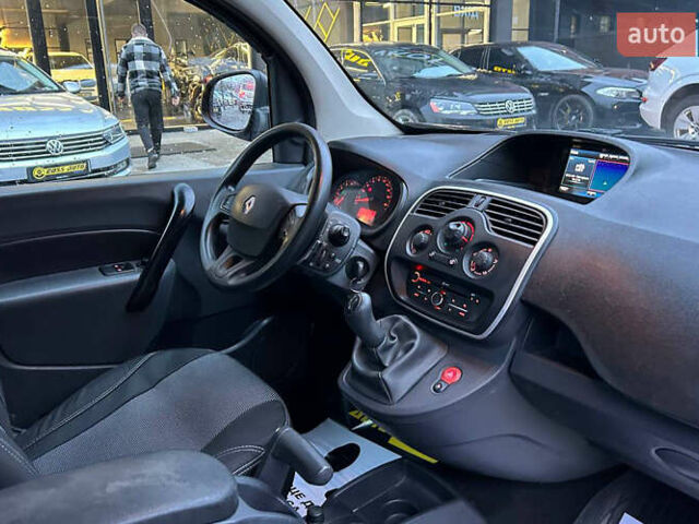 Рено Кенгу, объемом двигателя 1.5 л и пробегом 228 тыс. км за 10500 $, фото 19 на Automoto.ua