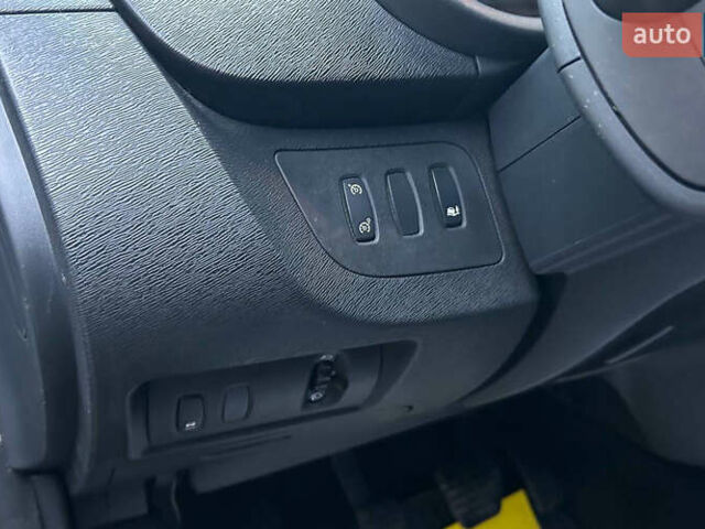 Рено Кенгу, объемом двигателя 1.5 л и пробегом 228 тыс. км за 10500 $, фото 11 на Automoto.ua