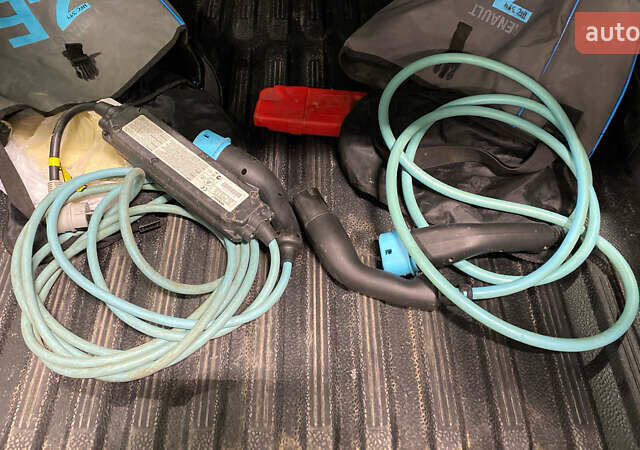 Рено Кенгу, объемом двигателя 0 л и пробегом 49 тыс. км за 9243 $, фото 8 на Automoto.ua