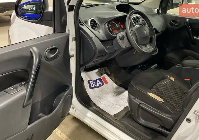 Рено Кенгу, объемом двигателя 0 л и пробегом 49 тыс. км за 9243 $, фото 14 на Automoto.ua